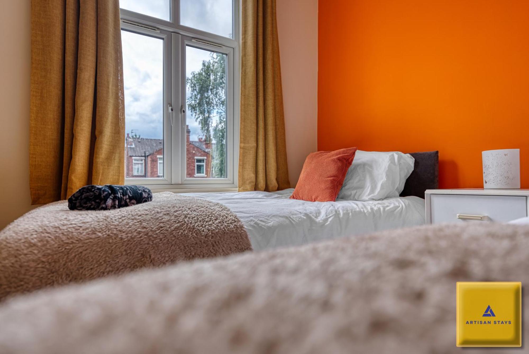 4 Bedroom, 6 Beds, 3 Bathrooms, Near Nec & Birmingham Airport, Business, Contractor And Family Friendly, Free Wi-Fi, Free Parking Coventry Buitenkant foto