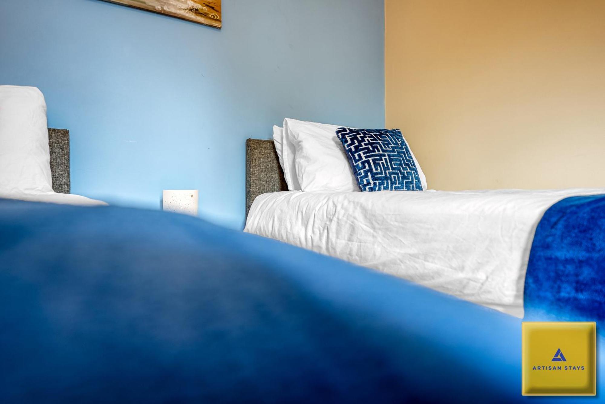 4 Bedroom, 6 Beds, 3 Bathrooms, Near Nec & Birmingham Airport, Business, Contractor And Family Friendly, Free Wi-Fi, Free Parking Coventry Buitenkant foto