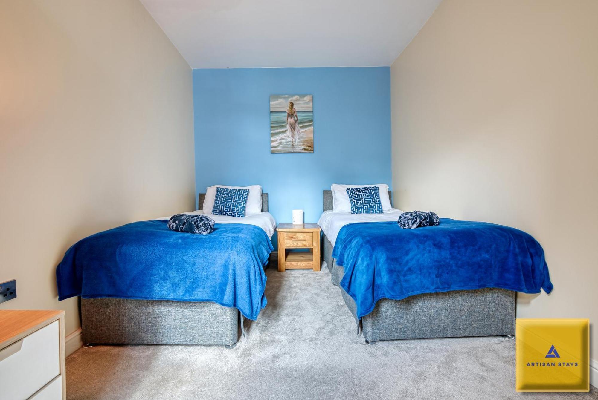 4 Bedroom, 6 Beds, 3 Bathrooms, Near Nec & Birmingham Airport, Business, Contractor And Family Friendly, Free Wi-Fi, Free Parking Coventry Buitenkant foto