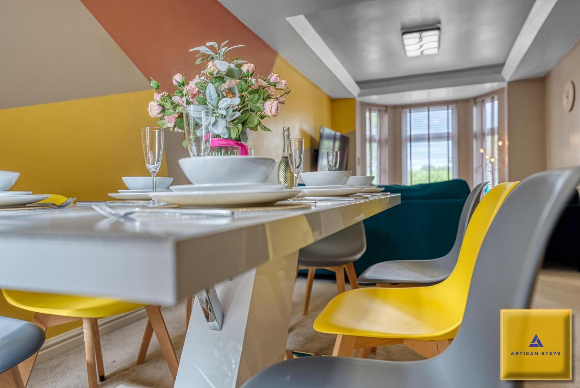4 Bedroom, 6 Beds, 3 Bathrooms, Near Nec & Birmingham Airport, Business, Contractor And Family Friendly, Free Wi-Fi, Free Parking Coventry Buitenkant foto